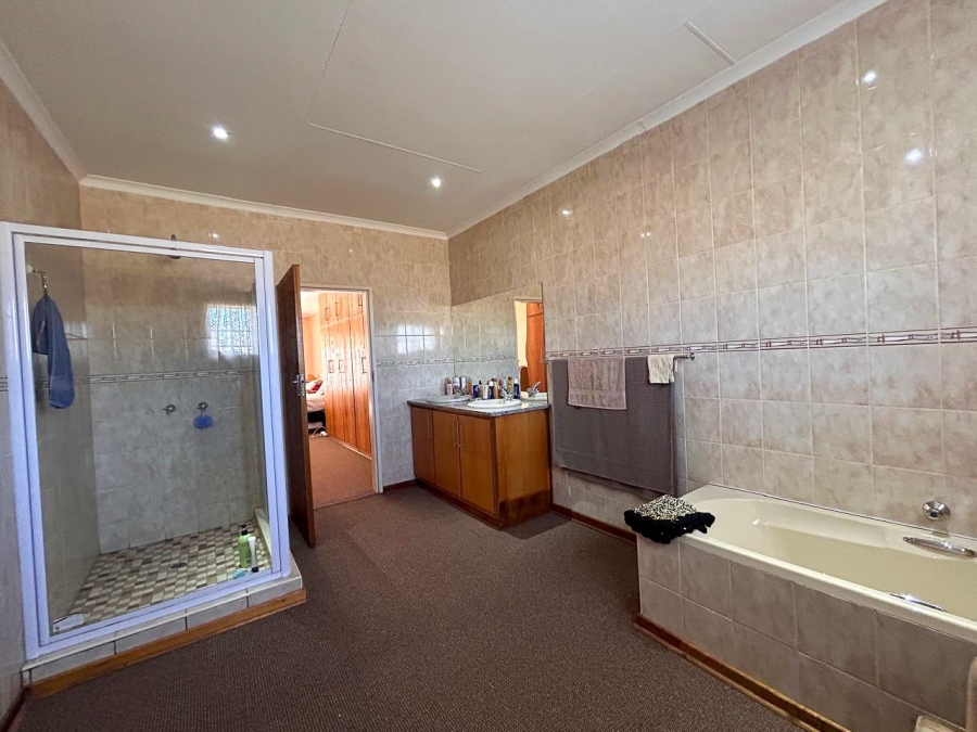 4 Bedroom Property for Sale in Potchefstroom Rural North West